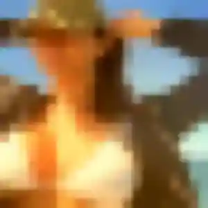 Chloe (21 ans) à Angoulême attend une rencontre rapidement