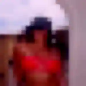 rencontre coquine à Lherm : photo de Anne-Charlotte, 21 ans - accès libre
