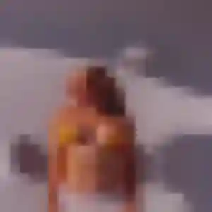 Emilie, 20 ans, connectée à Pessac pour une rencontre coquine