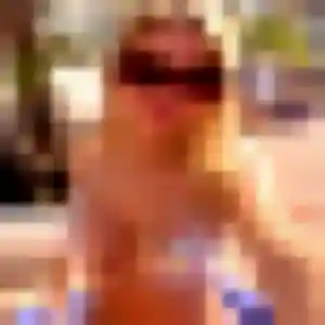 Sarah, 21 ans, cherche un rencontre coquine à Terres-de-Haute-Charente